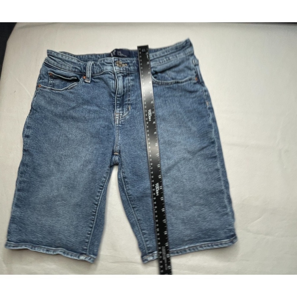 GAP Denim Bermuda Shorts Womens 6/28 Medium Wash 9 Inch Inseam Casual Summer - Picture 8 of 13